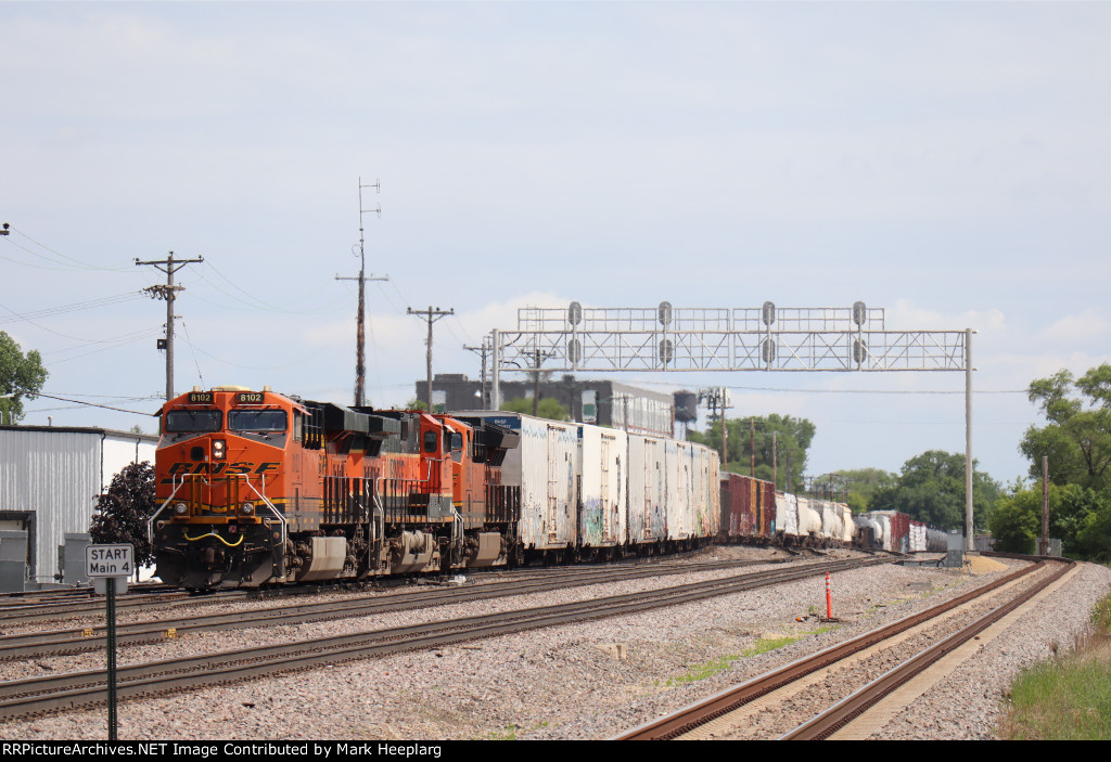 BNSF 8102